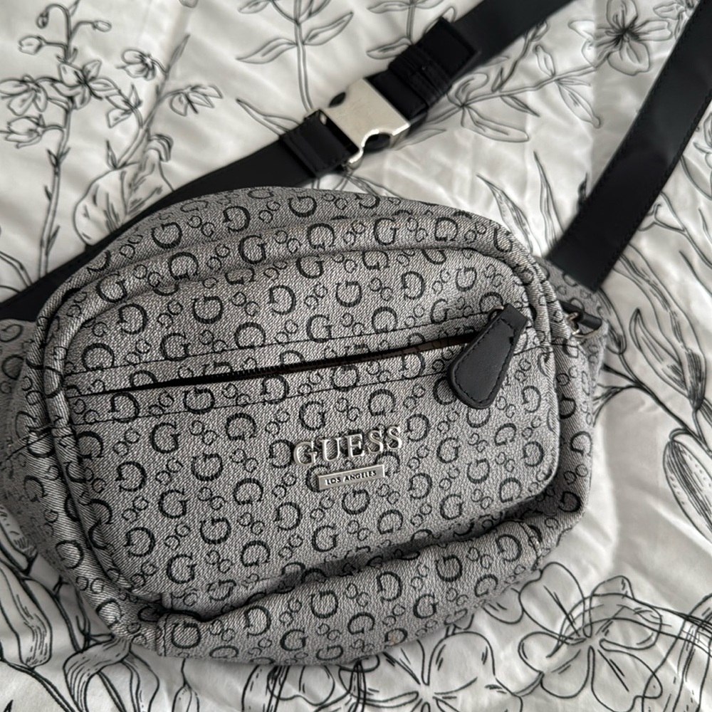 Brand new Guess Fanny pack